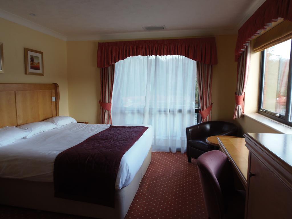 Lakeside International Hotel Camberley Zimmer foto